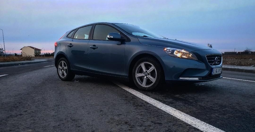 Se vinde volvo v40 D2 impecabil