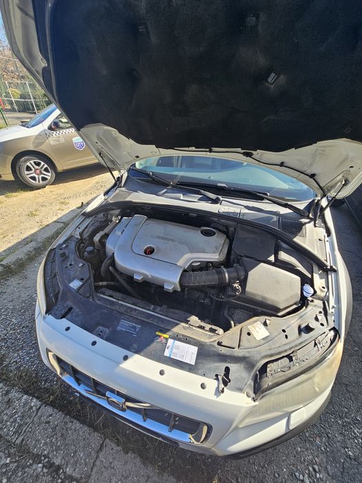 Volvo XC70 2.4 D5 - vând sau schimb cu 4x4 benzină