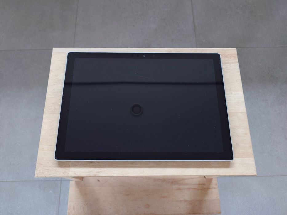 Surface Pro 7 i5, 8GB RAM, 128GB SSD - porneste dar nu booteaza
