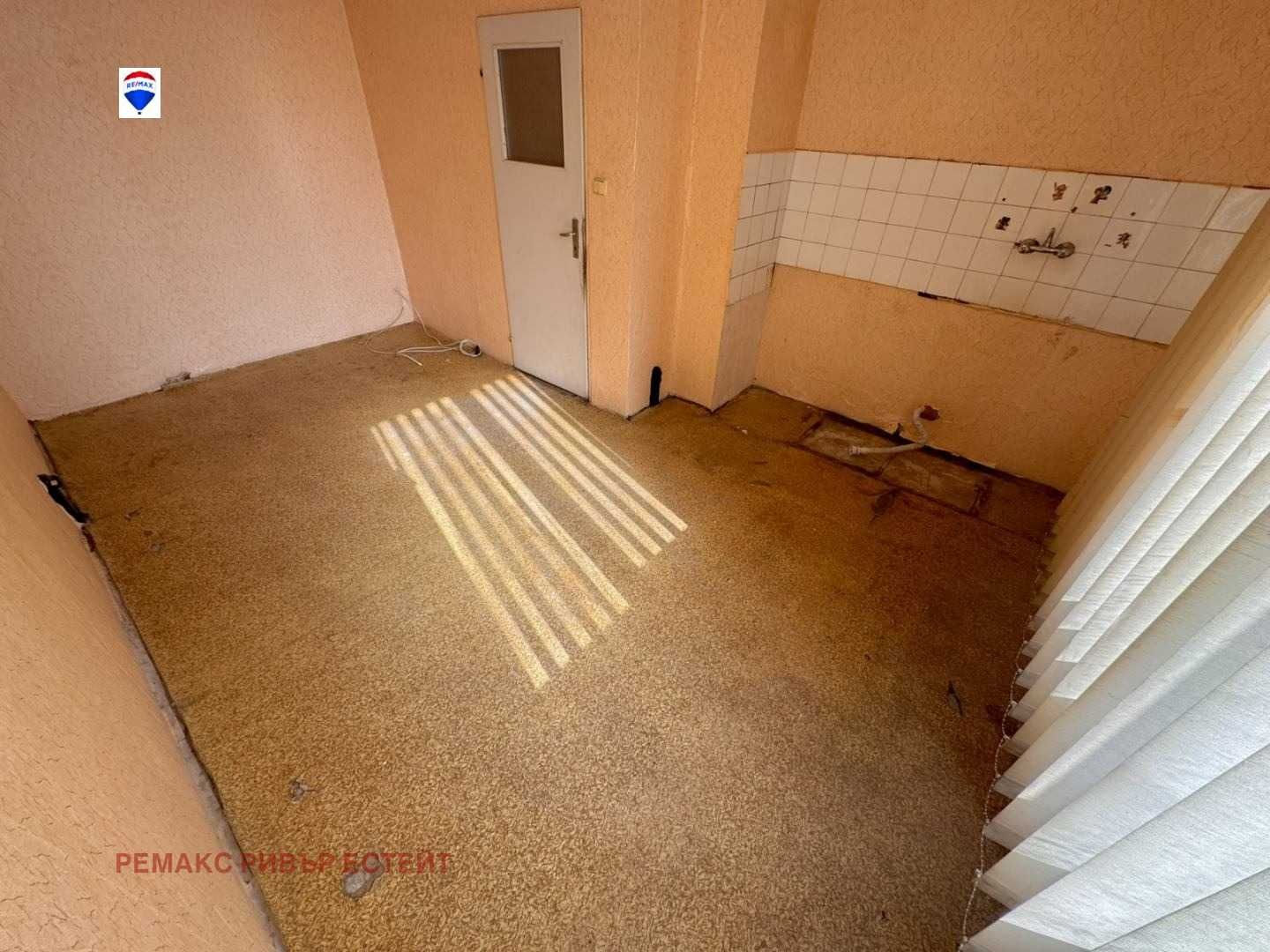 Двустаен апартамент за продажба кв. Здравец Север