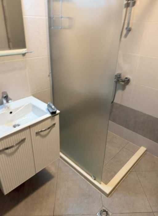 Дава се под наем Тристаен апартамент в София, Изток - 115 кв.м за 1000 € - Снимка #11