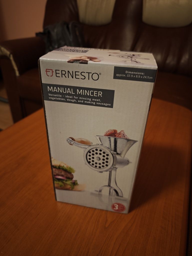 Mașina tocat carne manual