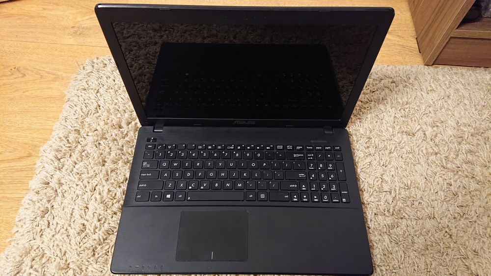 Laptop Asus X552C defect