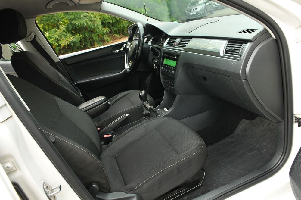 Vând Skoda Rapid