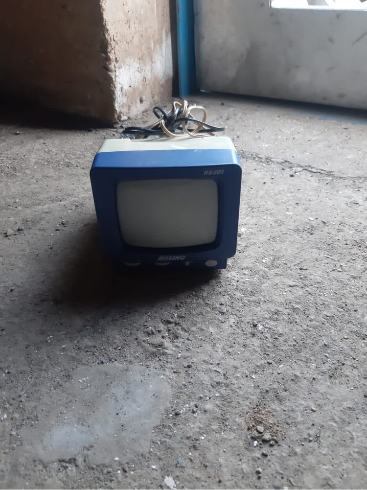 маленький телевизор