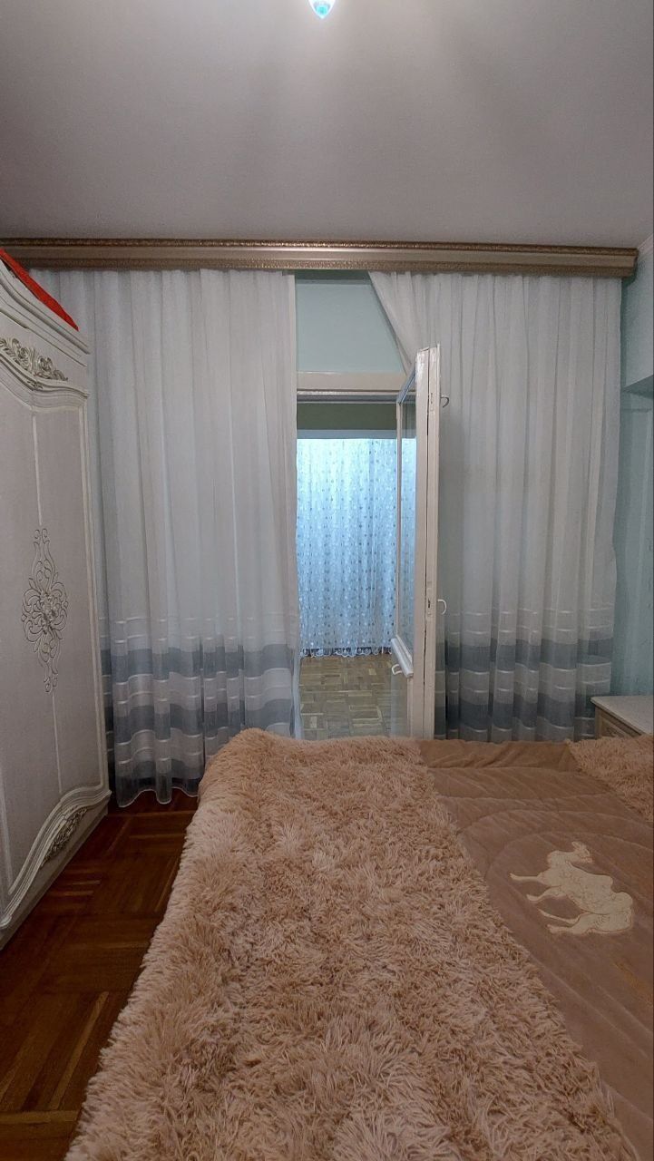 2-комнатная, ЦУМ (метро Космонавтов)..