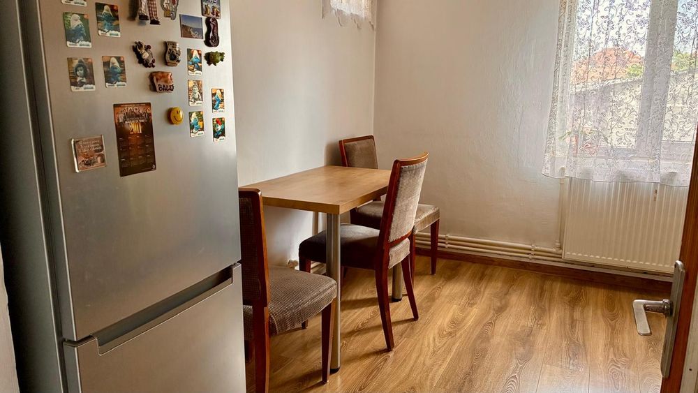 Apartament 3 camere Beiuș, 66 mp, str. Ghe.  Pituț, diverse destinații