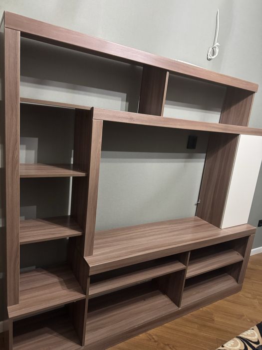 Продам стенку под телевизор