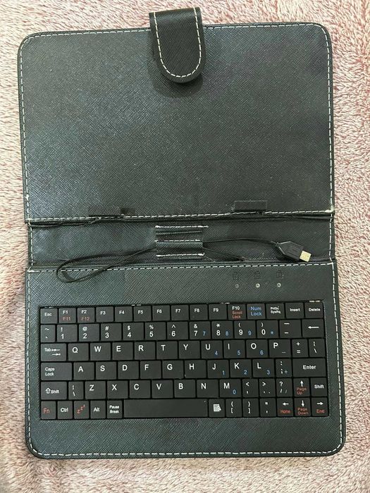 Калъф-клавиатура за таблет 8 инча