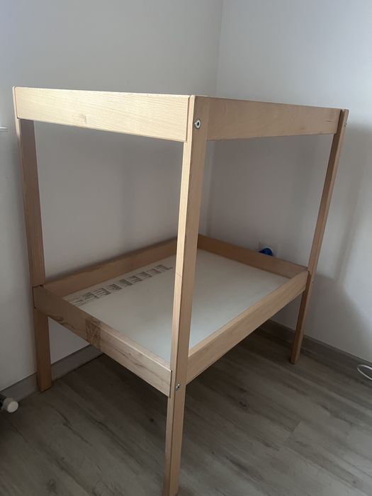 Măsuță de înfășat