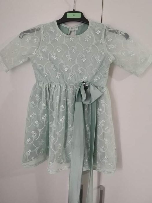 Rochie mărime 3-4 ani.
