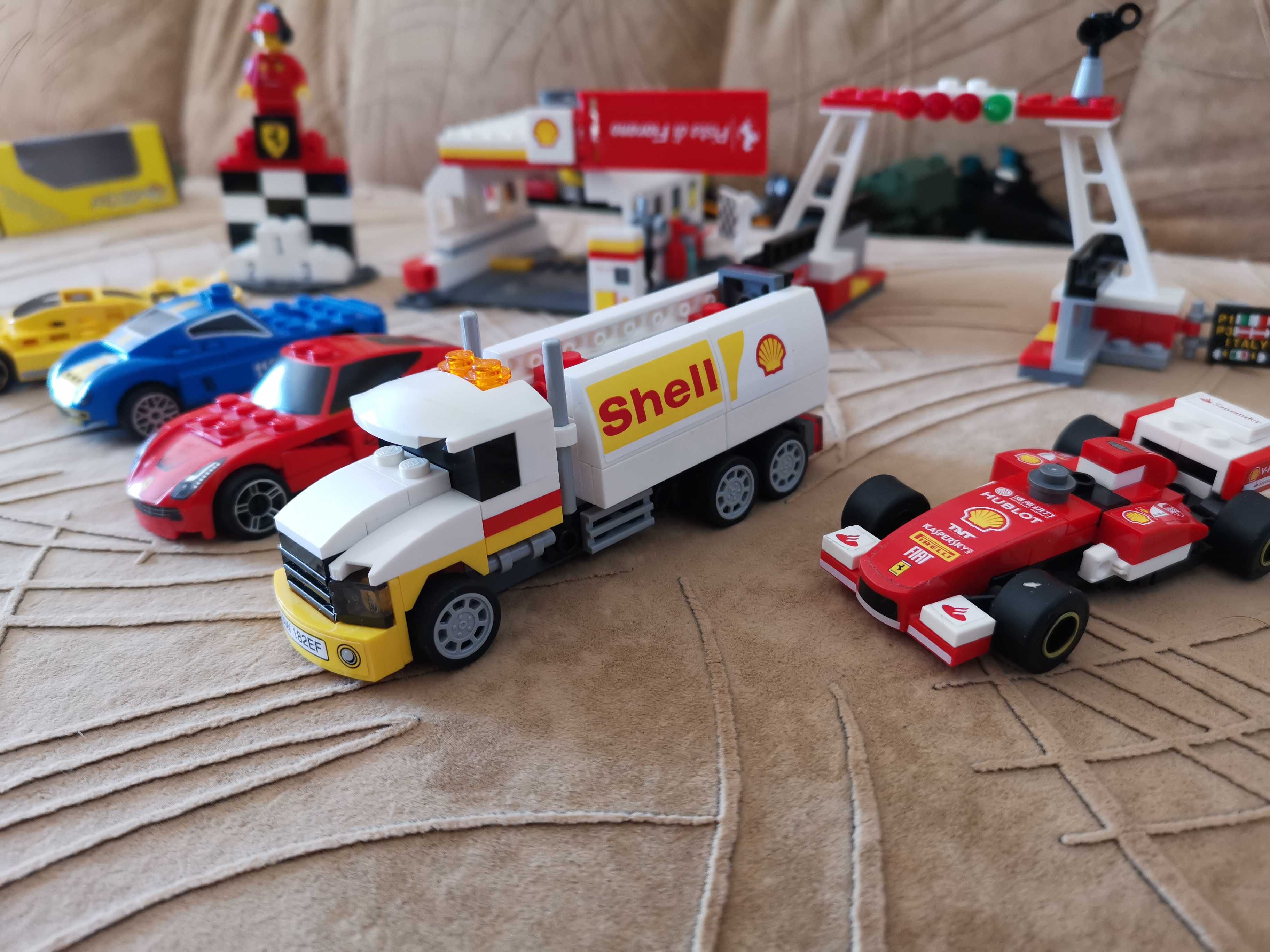 Lеgo Shell лимитирана колекция - Shell V-Power Nitro+ Ferrari