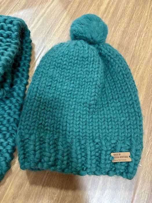 Set fular si caciulă “Made in Rosia Montana” din lână merinos