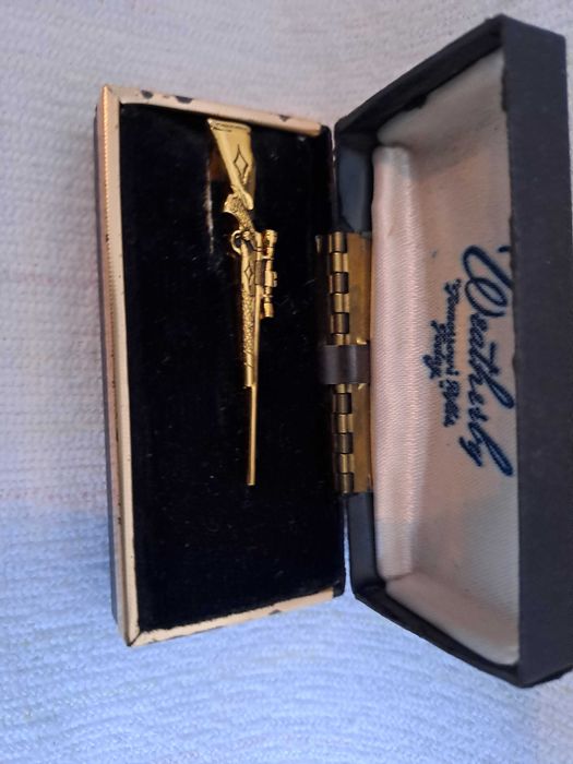 ac de cravata Weatherby gold rifle anii 1950