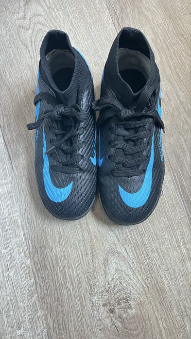 Ботинки для футбола 31 рр и 33 рр