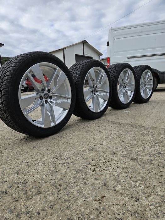 Vând jante Noi r21  Audi Q8 RS