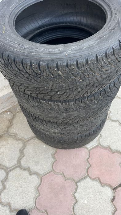 Зимняя резина Nokian 215/60 R16
