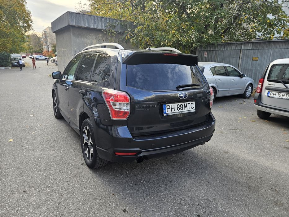 Vând Subaru Forester XT