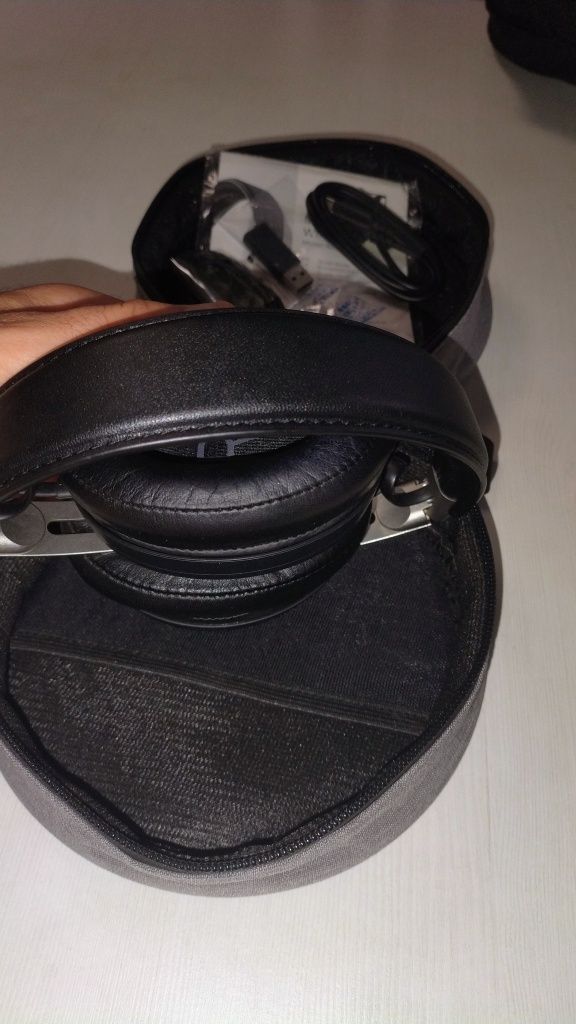 Căști Sennheiser Momentum 3, wireless
