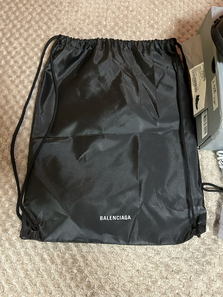 Balenciaga track