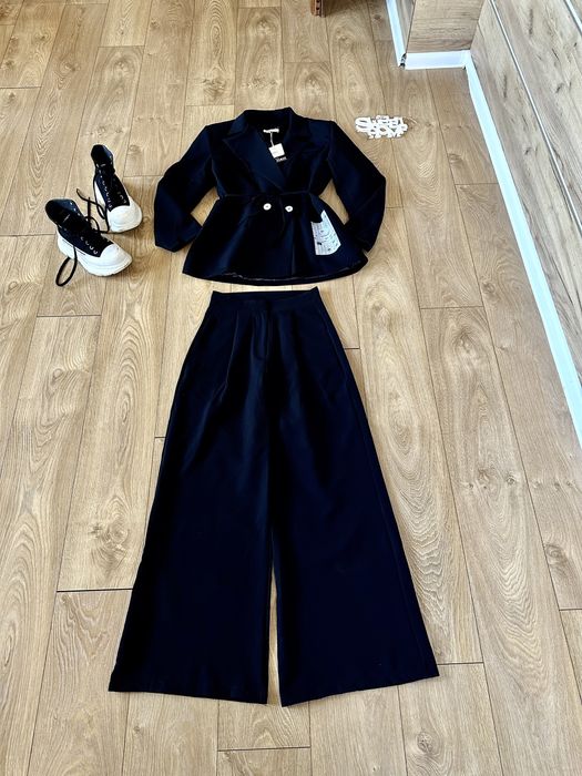Разкошен сет oversize.Сако oversize и широк панталон с висока талия