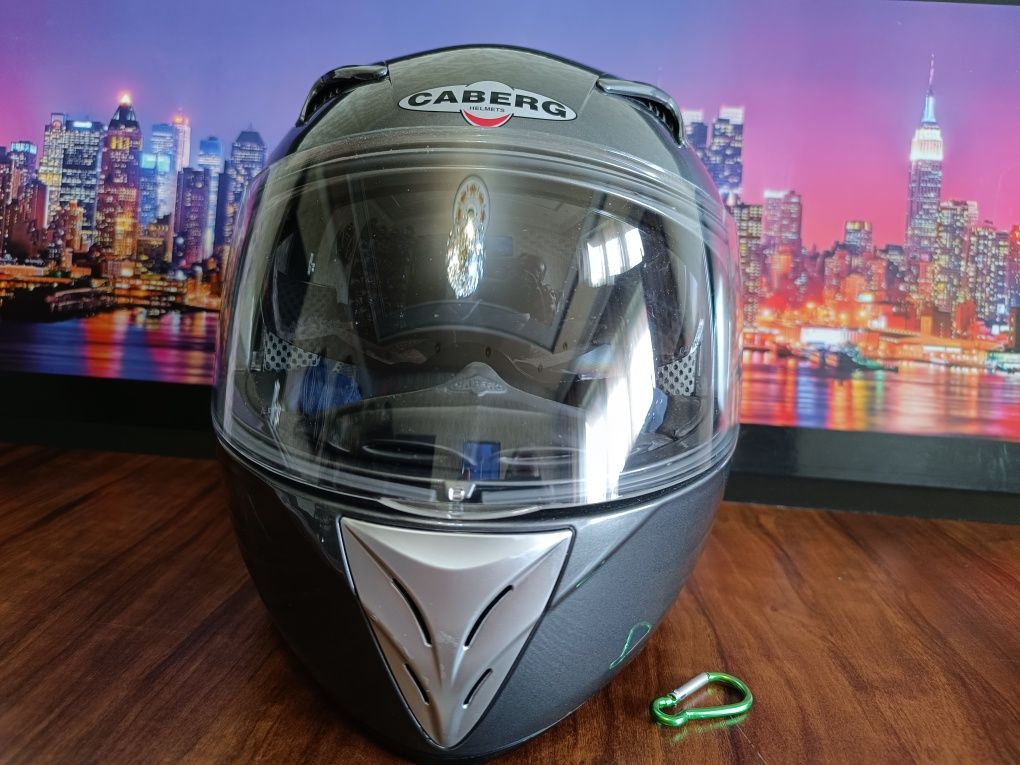 Мото шлем от итальянского бренда CABERG VR 2