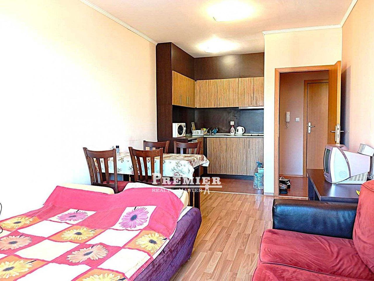 Продава се Двустаен апартамент в к.к. Слънчев бряг - 65 кв.м за 924 €/кв.м - Снимка #13
