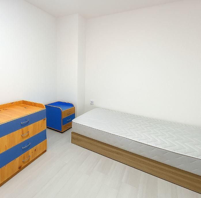 Тристаен апартамент в района на Колхозен пазар!