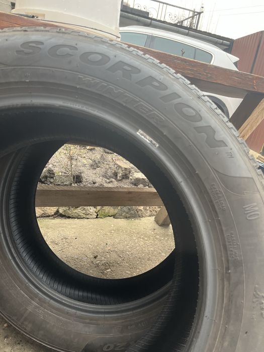 275/50R20 Pirelli winter x4