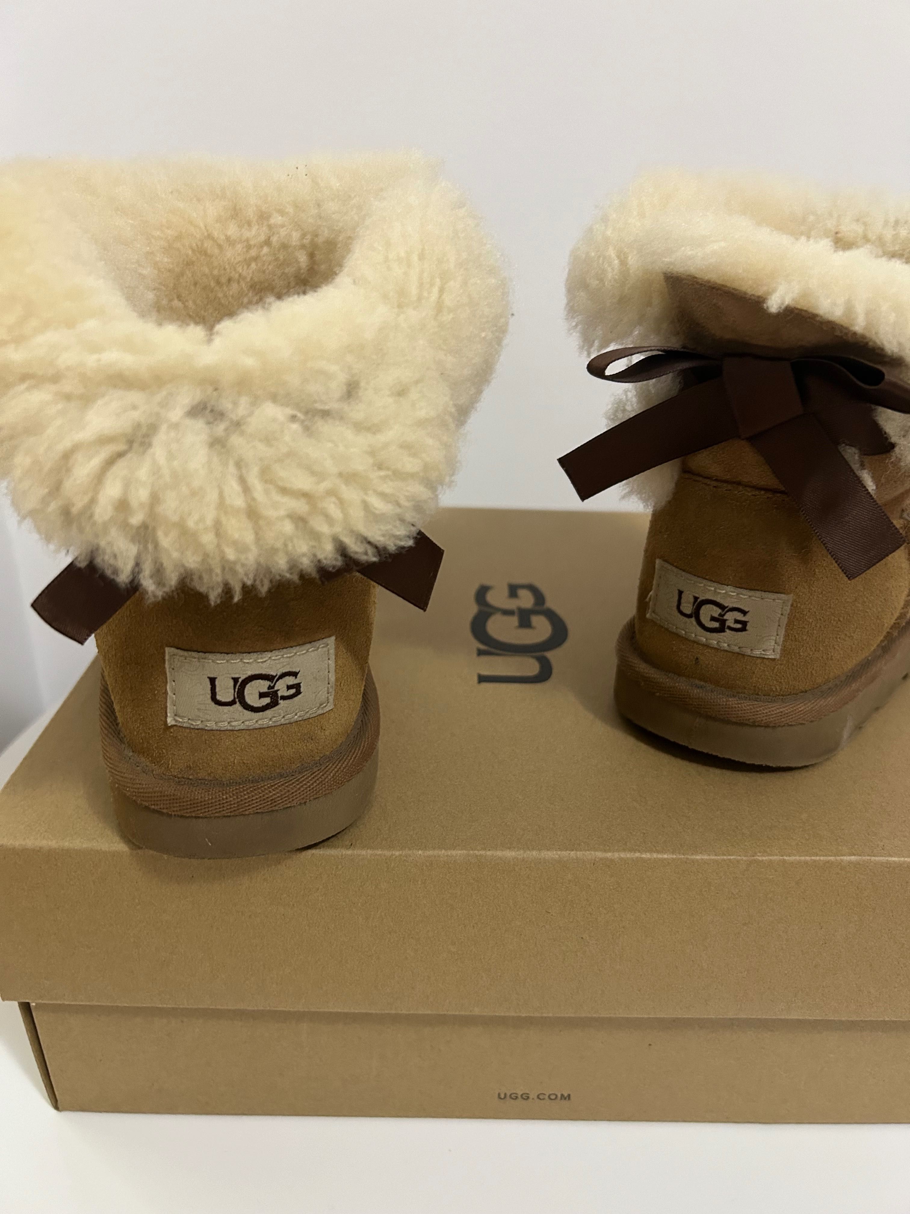Cizme UGG ferita