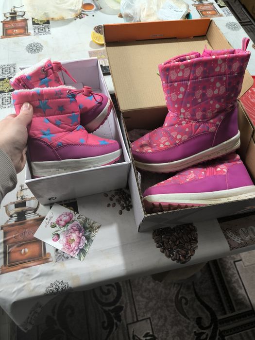 Продаю детские зимние сапожки размеры 24 и 32