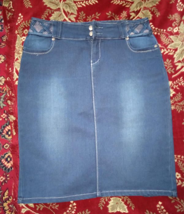 Продам джинсовую юбку в хорошем состоянии за 5000 тг, 46 размер