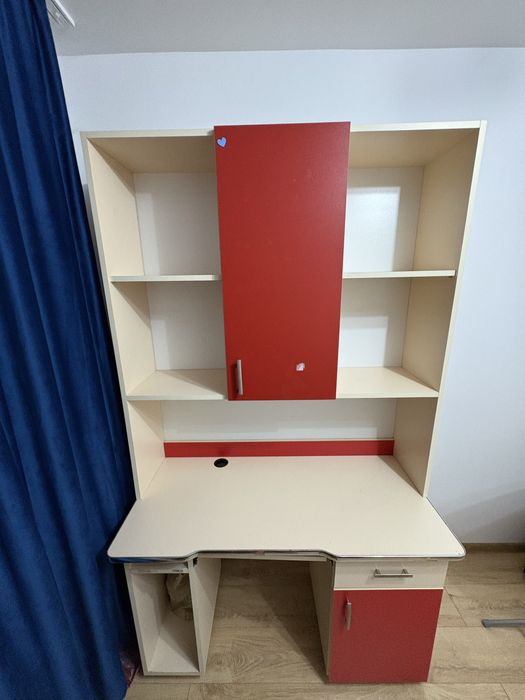 Set de mobilier format din pat single și birou cu etajeră