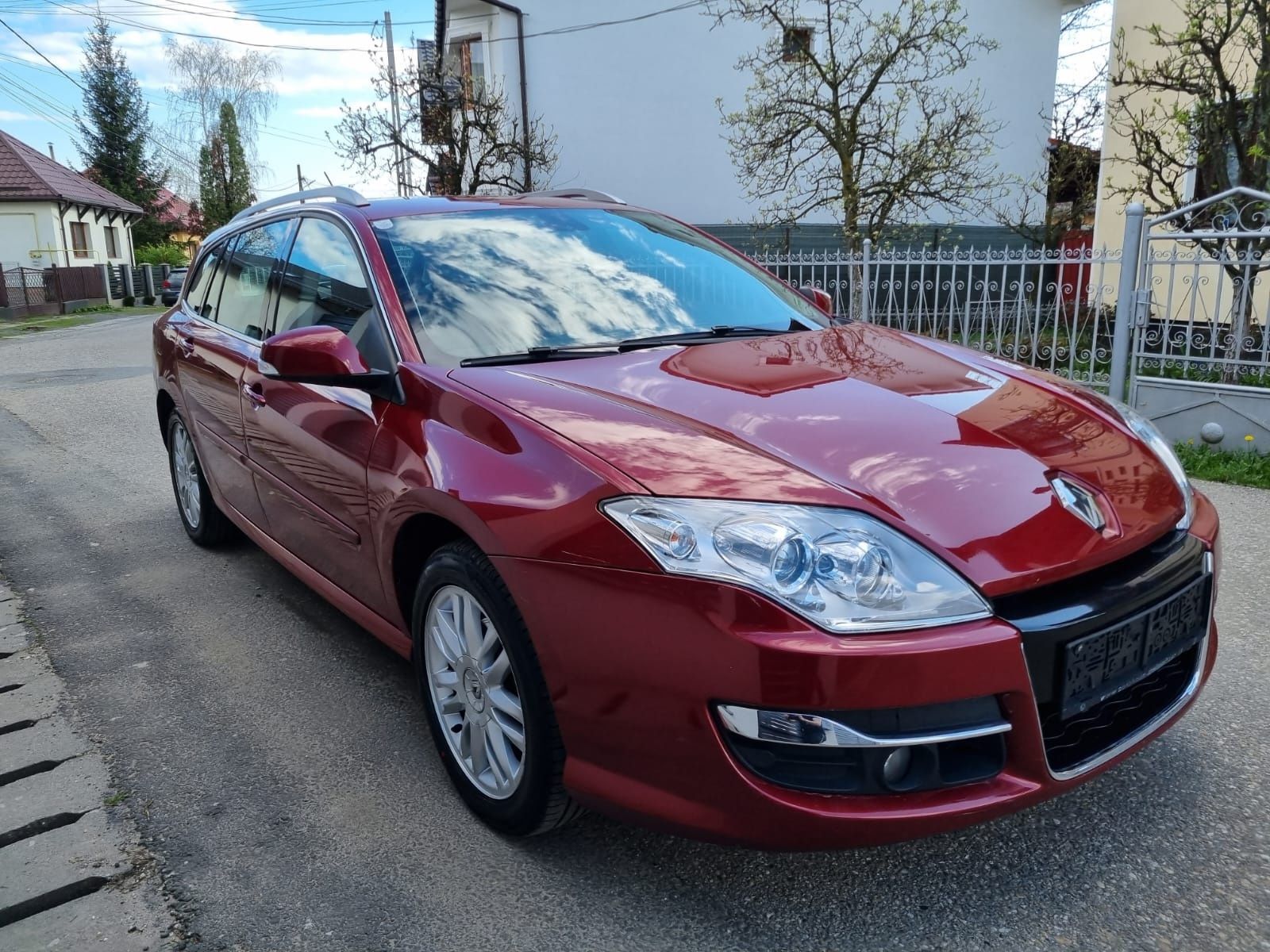Vând Renault Laguna III Facelift Motor 2.0dci an2011 E5 cutie automată