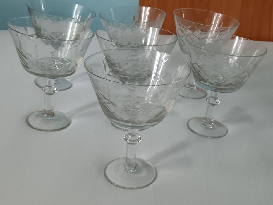 Vând Set 7 Pahare Șampanie de Lux