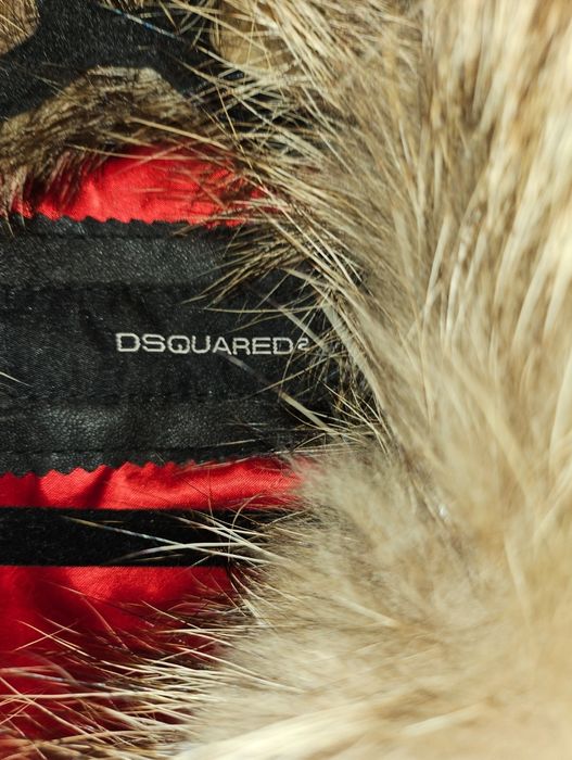 Яке естествена кожа Dsquared, Monqler