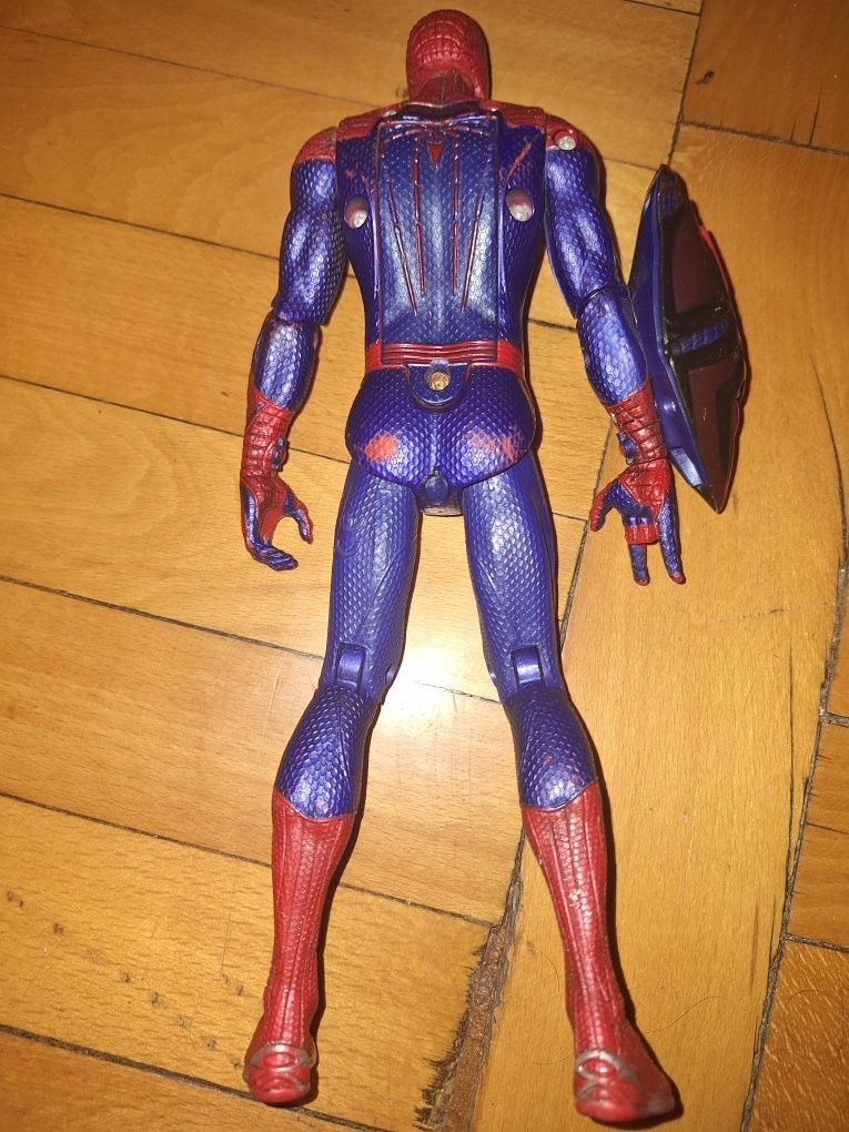 figurina Spiderman Marvel Hasbro cu sunete si lumini