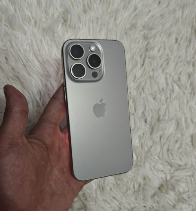 iPhone 15 pro ideal 256gb