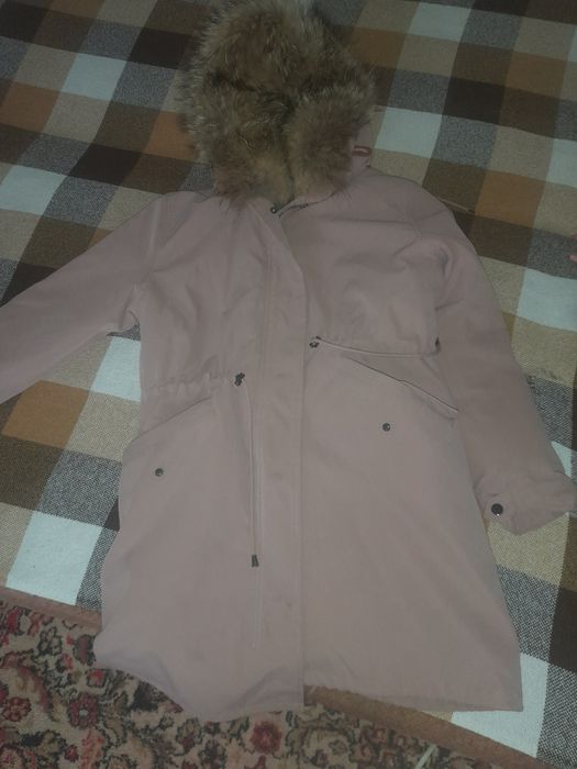Продам парку очень теплая