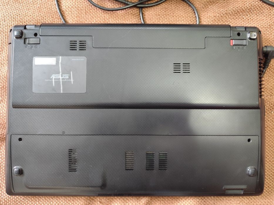 Лаптоп "ASUS_X55VD" - 15.6