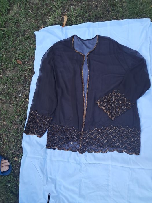 Costum dama ocazii cu margele