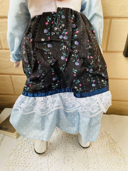 Allison красива нова порцеланова кукла от Америка