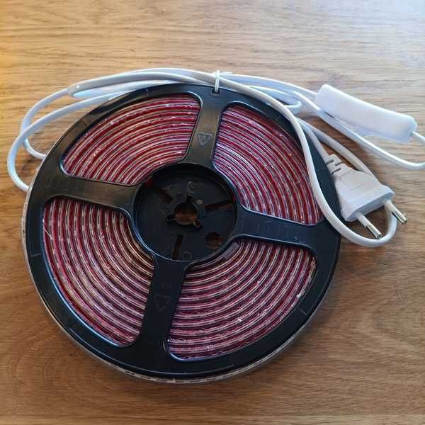 НОВA! Водоустойчива LED лента 220V с ключ, 2м или 5м, топло бяла
