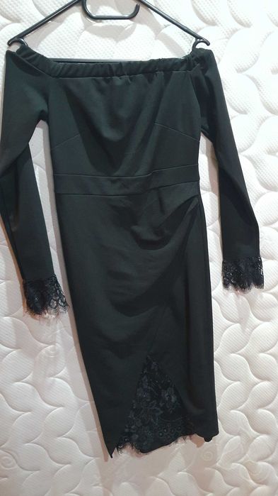 Rochie neagra S dantela