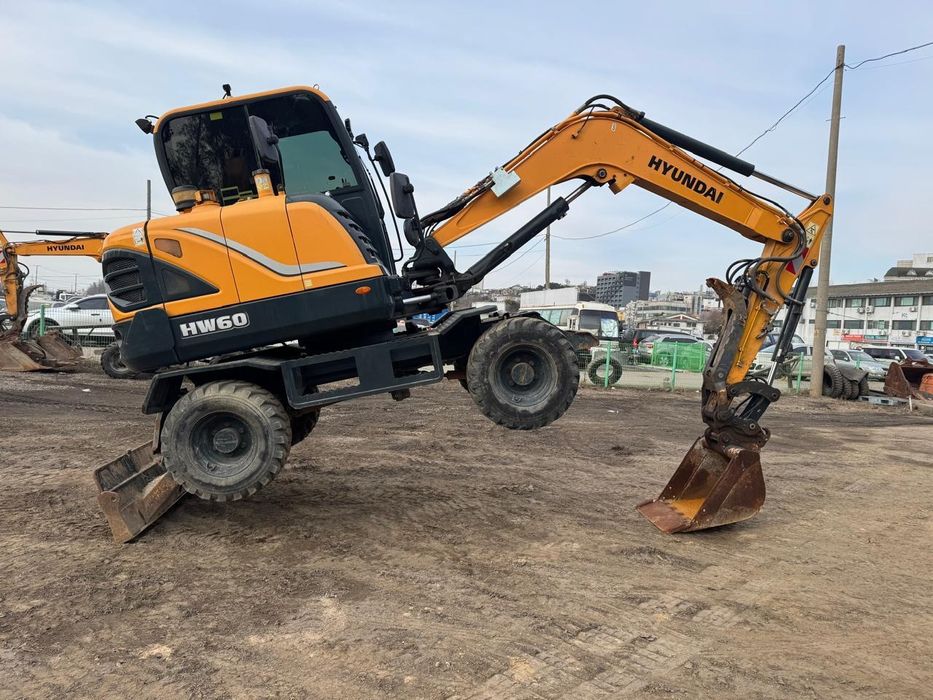 Услуги экскаватора Хундай60 гидромолот и планировочный ковш.