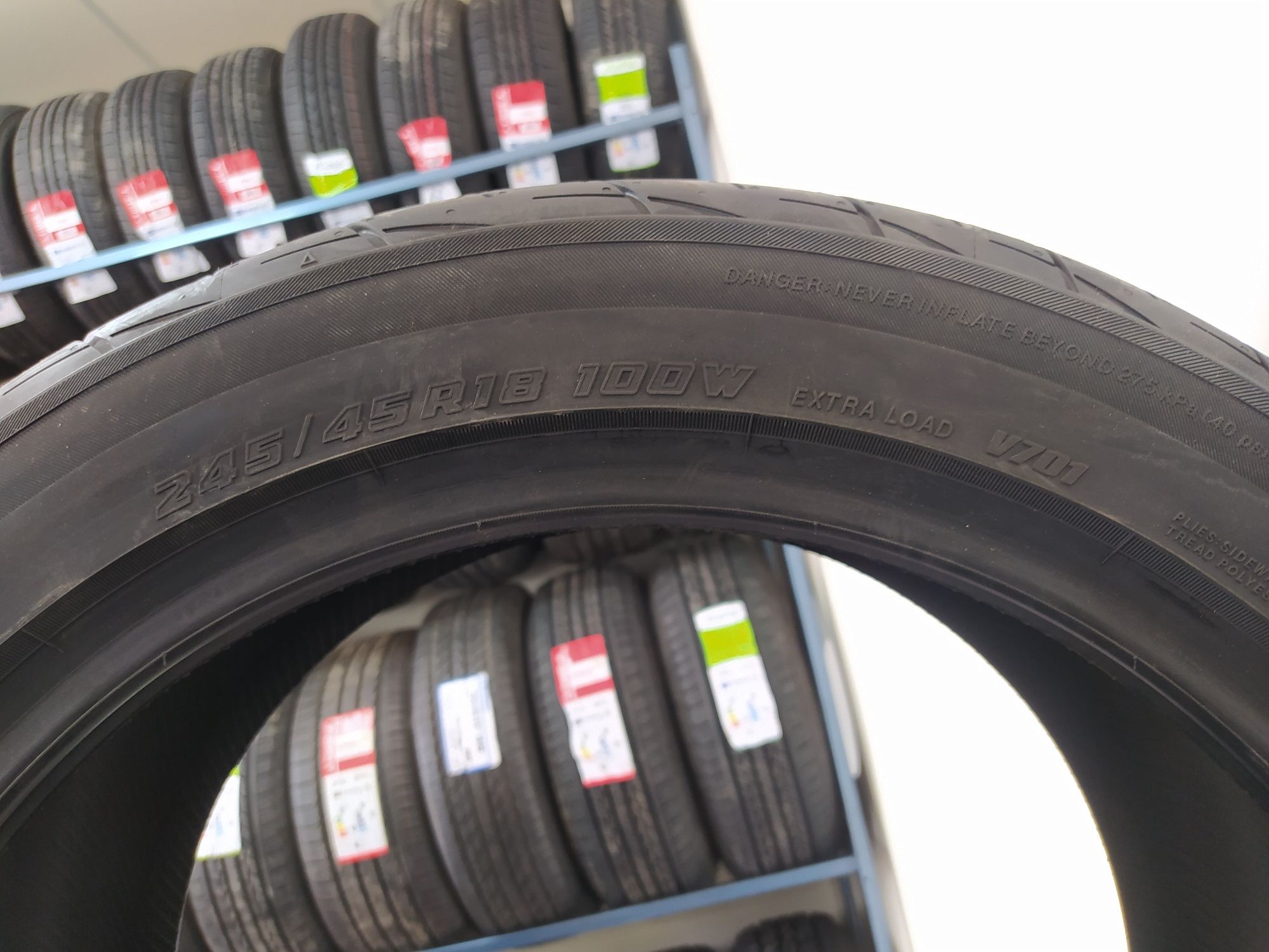 245/45R18 Yokohama V701