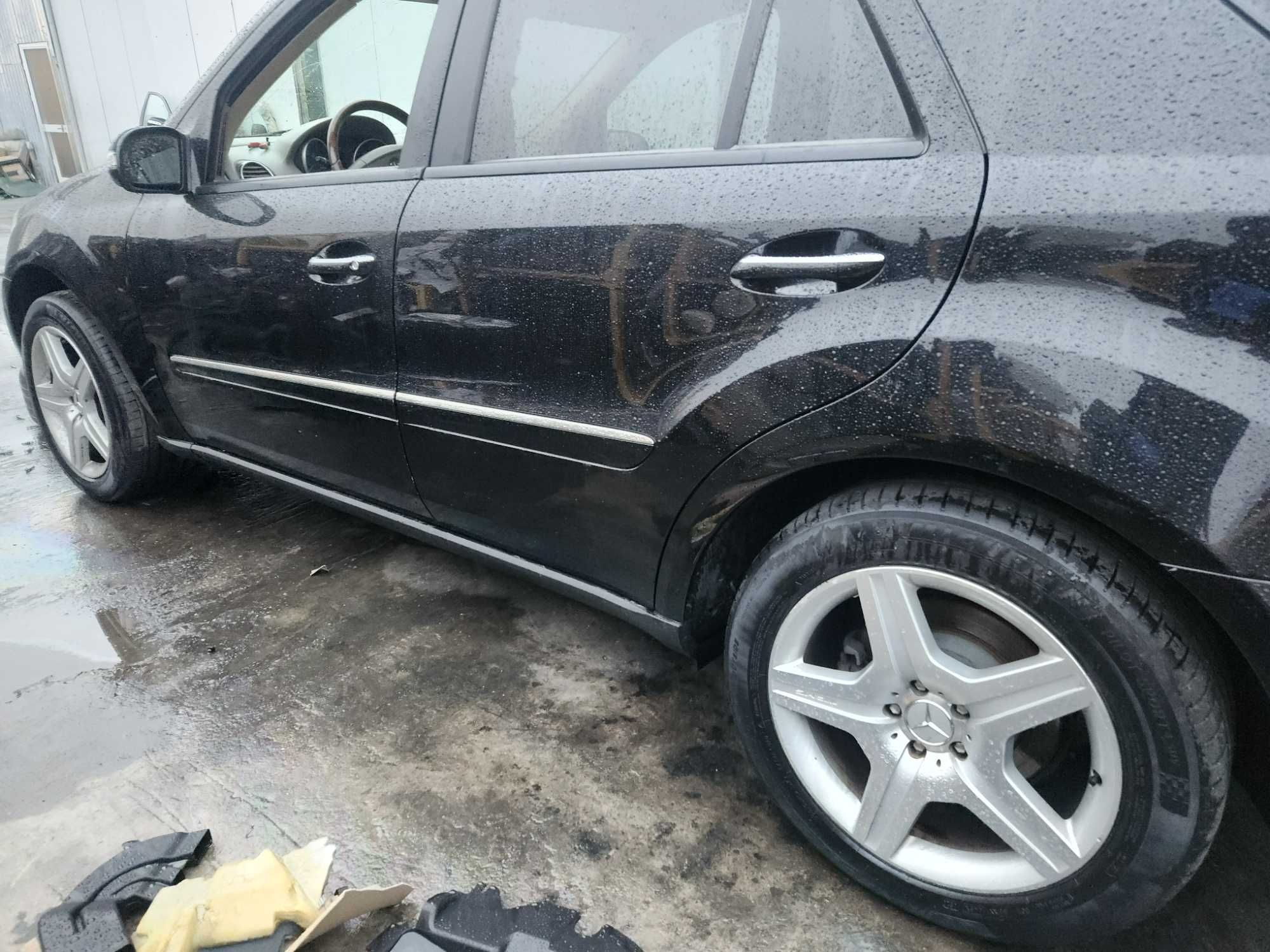dezmembrez Mercedes ML W164 motor cutie ML280 ML320 ML350 ML420 4matic