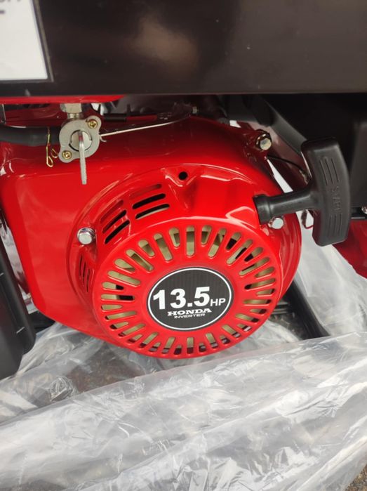 Generator Honda Чисто Нов