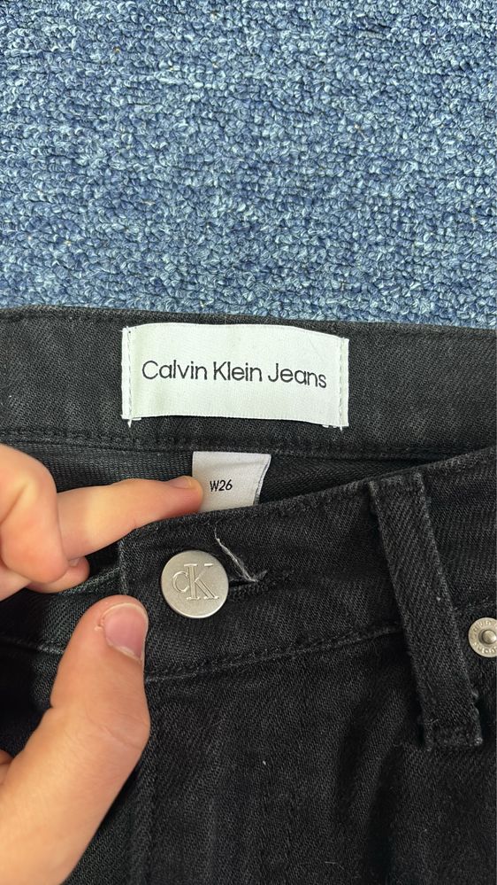 Blugi Calvin Klein