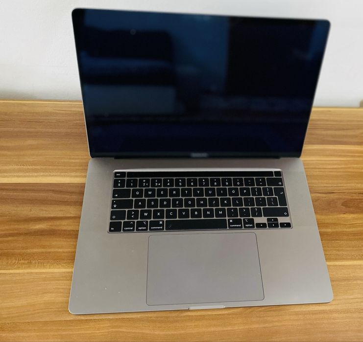 Apple MacBook Pro 16″